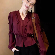 时尚2026春季新款百搭高级慵懒通勤休闲巨好看酒红色收腰上衣女装