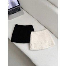 批发8uioio《绒绒羊羔》a字半身<b class='q'>裙</b>女冬季2025新款小个子白色加厚短<b class='q'>裙</b>