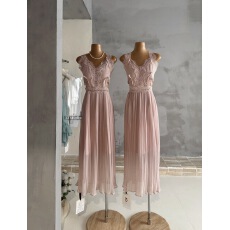 批发Lienni2026春夏新款气质收腰显瘦裸粉刺绣百褶长款吊带<b class='q'>连衣</b>裙女