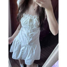 批发白色系带纯欲风性感一字露肩吊带连衣<b class='q'>裙</b>女夏季修身收腰a字短<b class='q'>裙</b>子