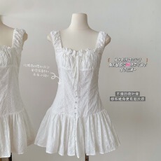批发白色系带纯欲风性感一字露肩吊带连衣<b class='q'>裙</b>女夏季修身收腰a字短<b class='q'>裙</b>子