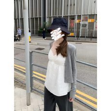批发韩系穿搭白色v领吊带背心女早春2026<b class='q'>新款</b>外穿防晒衫无袖上衣套装