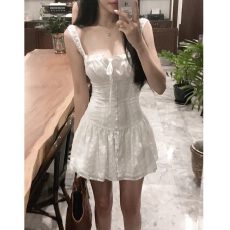 批发法式白色系带方领吊带<b class='q'>连衣裙</b>女夏季辣妹设计感收腰显瘦a字短裙子
