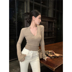 高级感收腰V领长袖t恤短款上衣女秋冬慕斯羊绒双面磨毛内搭打底衫