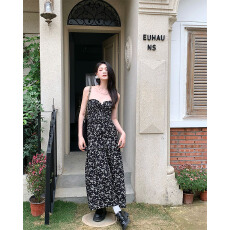 批发大码温柔风法式茶歇碎花连衣裙女夏季高级感胖MM吊带显瘦遮肚裙子