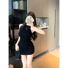 批发无袖背心<b class='q'>连衣裙</b>女秋冬打底针织裙修身杏色裙子包臀短裙