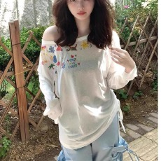 批发已出货 斜肩一字领+抽绳微透<b class='q'>防晒</b>罩衫长袖宽松拉领露肩<b class='q'>防晒</b>罩衫