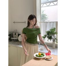 批发已出货 2025新款夏日显白气质假两件上衣荡领t恤显瘦韩系短袖女