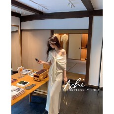 白色斜肩T恤女松弛气质薄款披肩上衣两件套