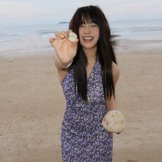 批发紫色碎花挂脖<b class='q'>连衣裙</b>女夏 法式复古吊带<b class='q'>露背</b>短款深V领海边度假短