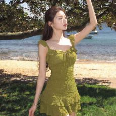 批发纯欲风绿色吊带<b class='q'>连衣裙</b>女夏季辣妹修身收腰显瘦裙子<b class='q'>荷叶边</b>包臀短