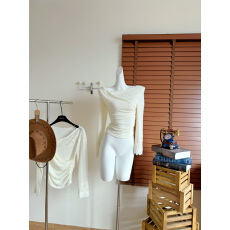 批发木子李的李设计感精致温柔长袖针织<b class='q'>蕾丝</b>拼接上衣垂感<b class='q'>半身裙</b>套装冬