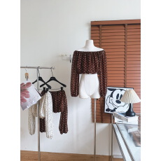 批发8uioio'清迈波波茶'法式波点一字肩上衣女春季新款<b class='q'>泡泡袖</b>短款小衫