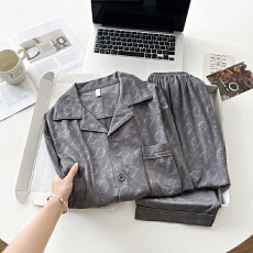 批发新款男士睡衣春秋季仿棉压花高级感开衫翻领长袖长裤家居服套装