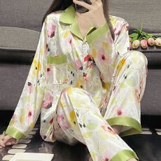 批发冰丝<b class='q'>睡衣</b>女新款长袖套装<b class='q'>丝绸</b>绿色花卉印花甜美少女家居服可外穿