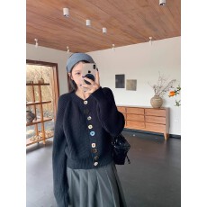 批发秋季复古设计感小众黑色毛衣外套女软糯韩系宽松慵懒温柔<b class='q'>针织</b><b class='q'>开衫</b>