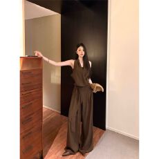 批发韩系新款时尚套<b class='q'>装</b>法式挂脖无袖背心女<b class='q'>装</b>夏季垂感休闲阔腿<b class='q'>裤</b><b class='q'>两件套</b>