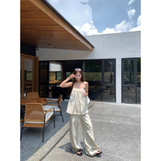 批发设计感套<b class='q'>装</b>杏色宽松系带吊带背心<b class='q'>上衣</b>女夏季休闲<b class='q'>裤</b>拖地长<b class='q'>裤</b>两件套