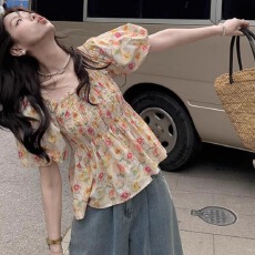 批发原版做工碎花<b class='q'>短袖</b>雪纺衫女夏2026年法式一字肩泡泡袖别致衬衫