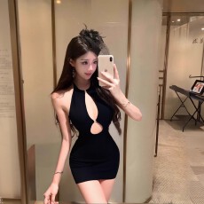 批发纯欲风辣妹无袖露肩镂空挂脖连衣裙<b class='q'>夏季</b>轻奢小众设计性感气质<b class='q'>短裙</b>