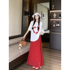 批发21支纯棉慵懒风套装白色宽松短袖T恤女<b class='q'>夏季</b>红色波点半身裙两件套