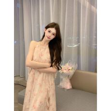 法式晕染碎花氛围感收腰挂脖长裙温柔优雅不规则露肩清新连衣裙女