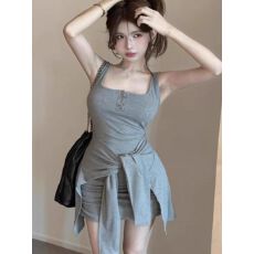 批发2026<b class='q'>夏季</b>新款显瘦辣妹子设计感带胸垫假两件吊带<b class='q'>短裙</b>连衣裙女装