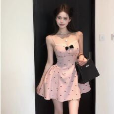 批发蝴蝶结印花吊带连衣裙女<b class='q'>夏季</b>纯欲收腰<b class='q'>短裙</b>带胸垫修身蓬蓬a字裙子