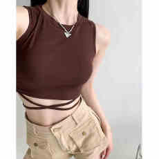 批发<b class='q'>街头</b>风纯欲辣妹无袖圆领T恤性感露脐绑带背心弹力紧身纯色短上衣