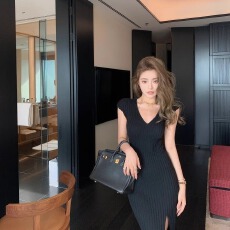批发高质感坑条新款2026<b class='q'>夏</b>季纯色气质V领短袖开叉森系时尚针织连衣裙