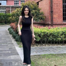 批发法式无袖圆领针织连衣裙女2026<b class='q'>夏</b>季新款气质修身收腰显瘦长款裙子