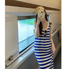 批发条纹吊带连衣裙女夏装<b class='q'>长裙</b>三亚旅行穿搭海边度假<b class='q'>沙滩裙</b>小个子裙子