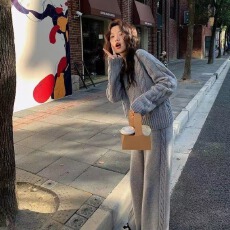 批发麻花<b class='q'>阔腿裤</b>女软糯秋冬新款休闲套头外穿针织套<b class='q'>装</b>圆领两件套宽松