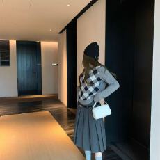 批发北岛来信 灰色a字百褶<b class='q'>半身裙</b><b class='q'>女</b>秋冬高腰压褶垂感中长款裙子