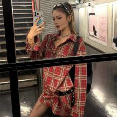 批发网红同款2025冬季新款复古辣妹卡扣收腰红色格纹长袖衬衫裙连衣裙