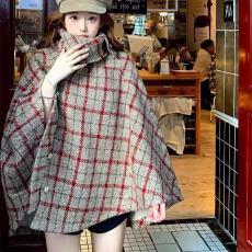 批发美拉德棕色格子斗篷呢子大衣女25冬新款小个子高级感短款毛呢外套