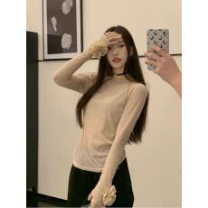 批发杏色立体玫瑰圆领长袖t恤女秋冬新款修身显瘦别致内搭打底衫<b class='q'>上衣</b>