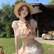 批发春季新款韩系绝美碎花蕾丝不规则度假仙气显瘦方式<b class='q'>上衣</b>短<b class='q'>裤</b>套<b class='q'>装</b>女