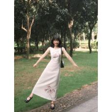 批发春季氛围感气质时尚性感<b class='q'>无袖</b><b class='q'>连衣裙</b>设计印花收腰显瘦度假风长裙女