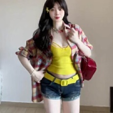 批发套装<b class='q'>女</b>2026春季纯欲辣妹长袖格纹衬衫外套吊带背心牛仔<b class='q'>短</b>裤三件套