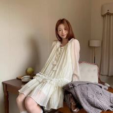 批发欧昵雪复古肌理压褶荷叶边长袖<b class='q'>连衣裙</b>女春秋新款气质减龄显瘦裙子