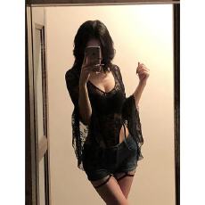 批发纯欲风黑色v领喇叭袖长袖<b class='q'>蕾丝</b>衫女春季性感透视显瘦内搭连体上衣