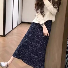 批发褶皱肌理感碎花半身裙女春夏皱褶高腰直筒显瘦百搭开叉中长款裙子
