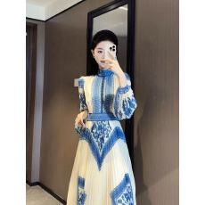 批发独特漂亮<b class='q'>民族风</b>气质高级感<b class='q'>连衣裙</b>女2026秋季新款今年流行爆款裙子