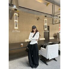 批发美式藏青色长袖<b class='q'>T</b><b class='q'>恤</b>女春秋冬新款设计感打底衫<b class='q'>显瘦</b>百搭辣妹上衣潮