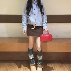 批发温柔风小众新款翻领蓝色针织开衫毛衣女2026秋冬软糯外搭外套上衣