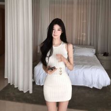批发出大货 小香风无袖背心裙子女修身收腰金属扣针织包臀连衣裙<b class='q'>夏</b>季