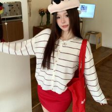 批发出大货 复古条纹2024新款毛衣开衫小外套<b class='q'>可爱</b>风慵懒风百搭上衣女