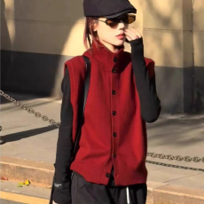 批发出大货 针织马甲女2026新款时髦减龄叠穿外穿背心坎肩毛衣潮