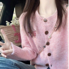 批发出大货 针织<b class='q'>开衫</b>女短款春季外搭洋气漂亮小马贴布毛衣外套